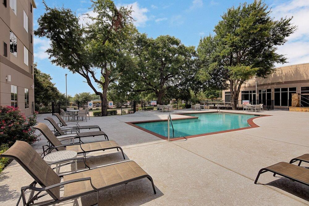 Hilton Garden Inn Dfw Airport South Irving Eksteriør billede